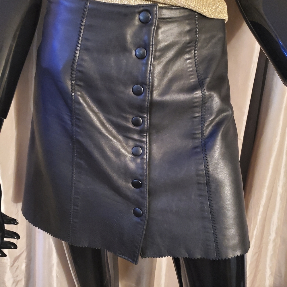 Cuir Du Monde Black Leather Front Snap Raw Edge Mini Vtg Skirt Size 4